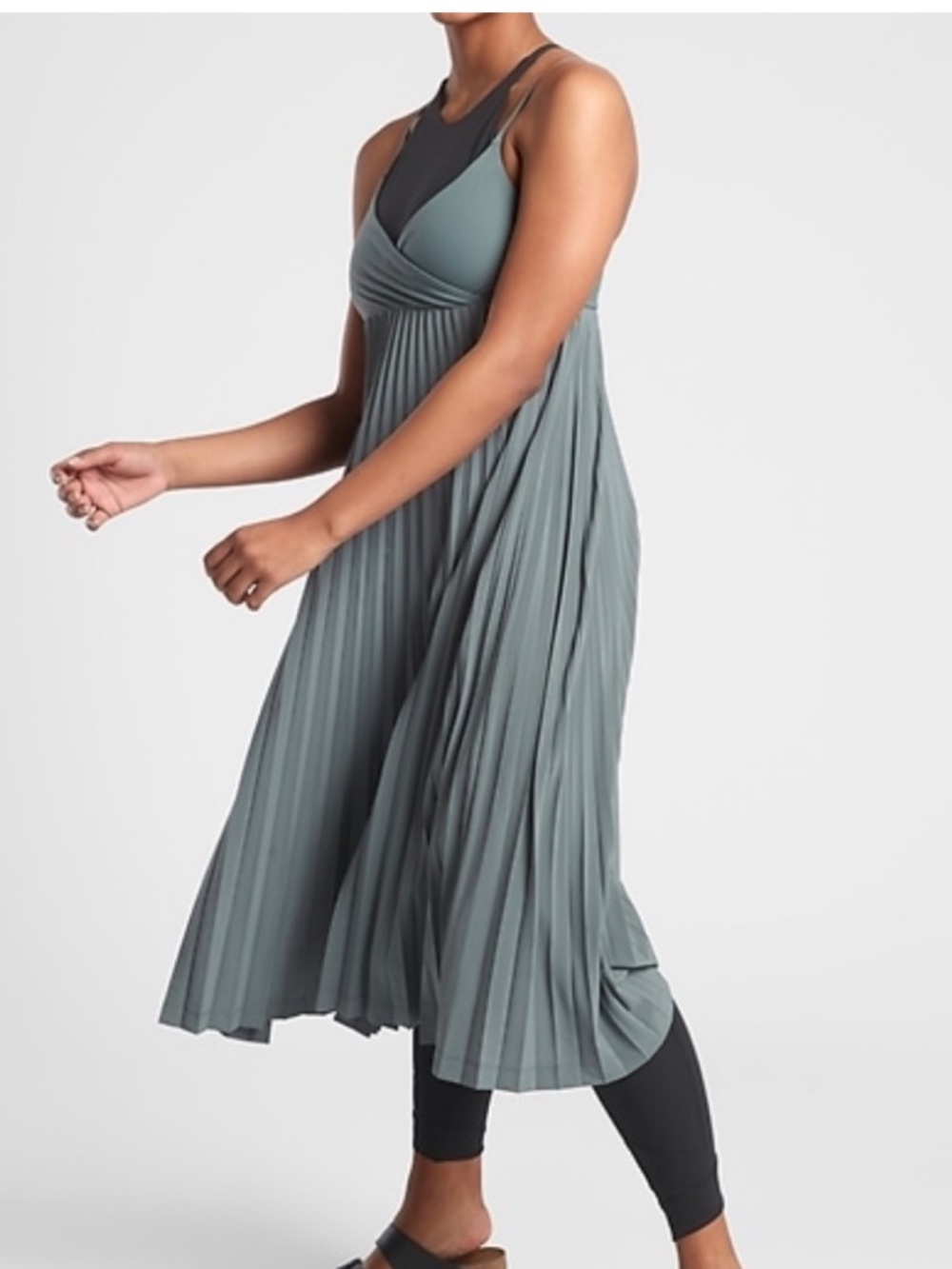 Athleta pleated dress in gray size medium